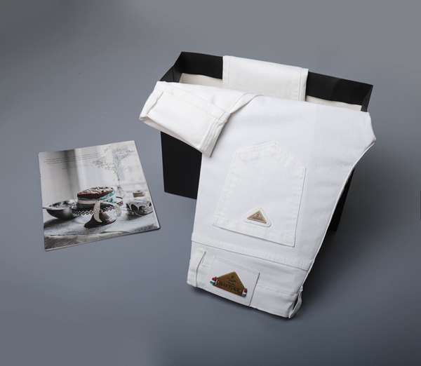 ブランドジーンズ正面デザイン